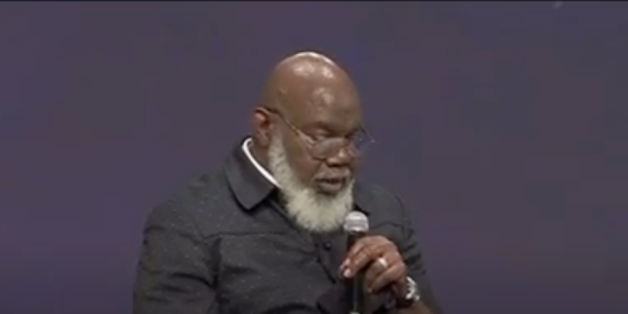 Beware Wolves In Sheeps Clothing: Bishop T.D. Jakes suffers ‘health incident’ during Sunday service